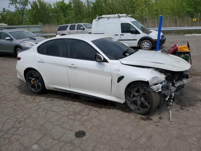 ZARFAEAV4J7572735 - 2018 ALFA ROMEO GIULIA QUADRIFOGLIO WHITE photo 4