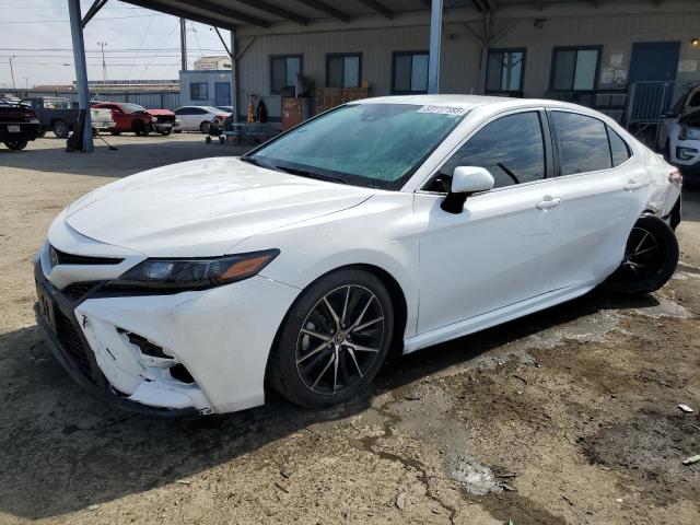 4T1G11AK7PU780272 - 2023 TOYOTA CAMRY SE NIGHT SHADE WHITE photo 1