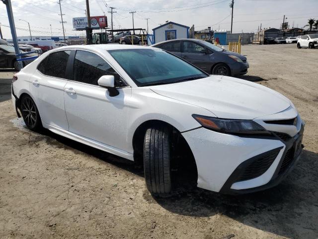 4T1G11AK7PU780272 - 2023 TOYOTA CAMRY SE NIGHT SHADE WHITE photo 4