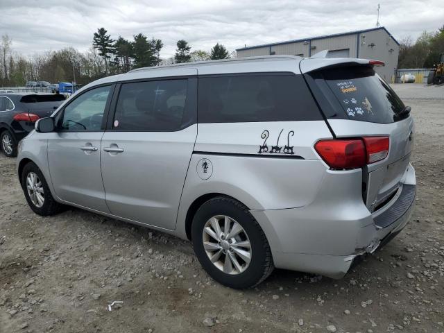 KNDMB5C17F6066029 - 2015 KIA SEDONA LX SILVER photo 2