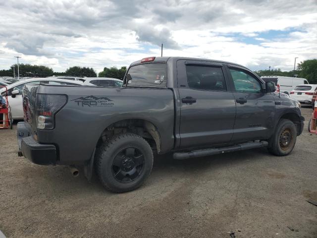 5TFDY5F15BX165866 - 2011 TOYOTA TUNDRA CREWMAX SR5 GRAY photo 3