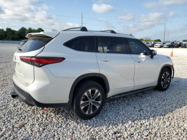 5TDGZRAH7MS526870 - 2021 TOYOTA HIGHLANDER XLE 白色 照片 3