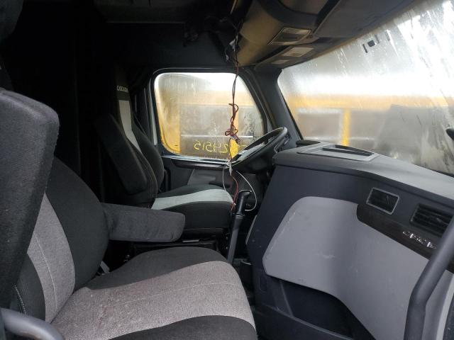 3AKJHHDR5KSKU9509 - 2019 FREIGHTLINER CASCADIA 1 Weiß Foto 5