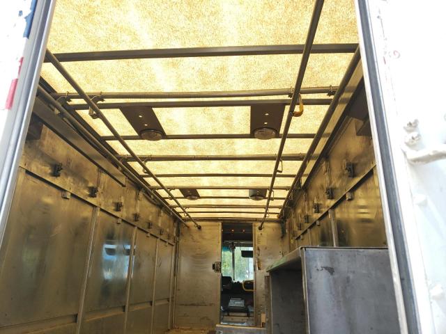 4UZAAPBW86CW54968 - 2006 FREIGHTLINER CHASSIS M LINE WALK-IN VAN WHITE photo 10