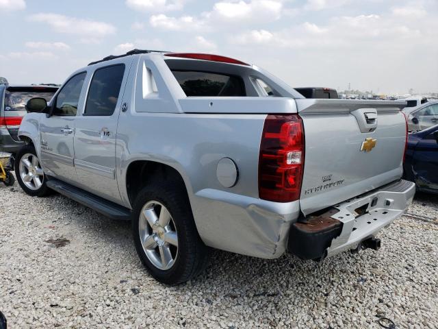 3GNMCFE00DG301767 - 2013 CHEVROLET AVALANCHE LT SILVER photo 2