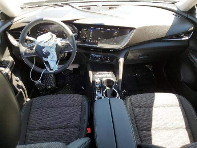 LRBAZLR42ND010688 - 2022 BUICK ENVISION PREFERRED WHITE photo 8