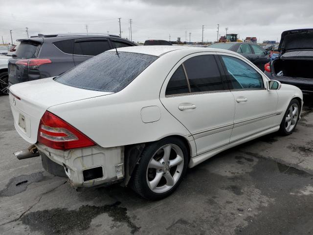 WDBRF40J25F661246 - 2005 MERCEDES-BENZ C 230K SPORT SEDAN WHITE photo 3