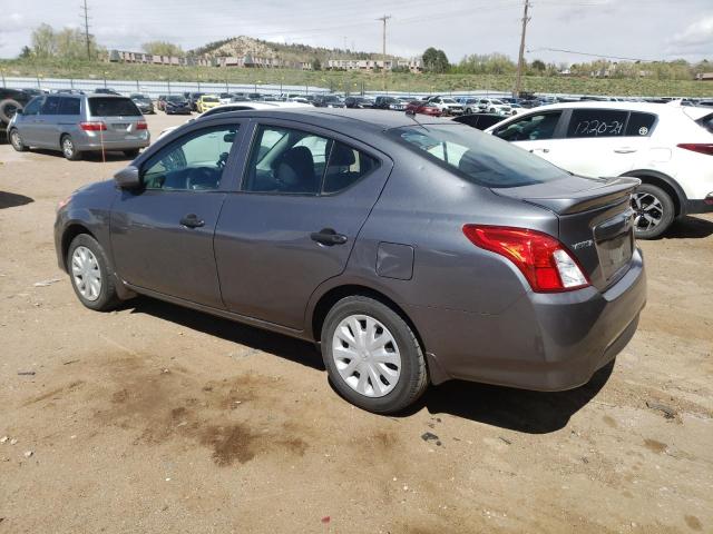 3N1CN7AP7JL840755 - 2018 NISSAN VERSA S GRAY photo 2