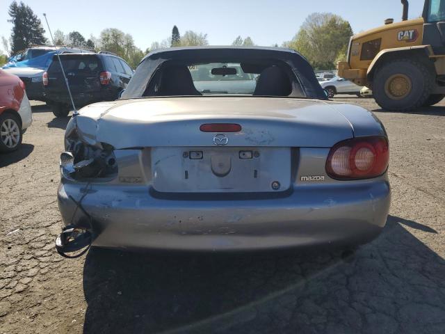 JM1NB353430308653 - 2003 MAZDA MX-5 MIATA BASE SILVER photo 6