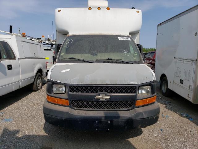 1GBJG31KX81100263 - 2008 CHEVROLET EXPRESS G3 WHITE photo 5