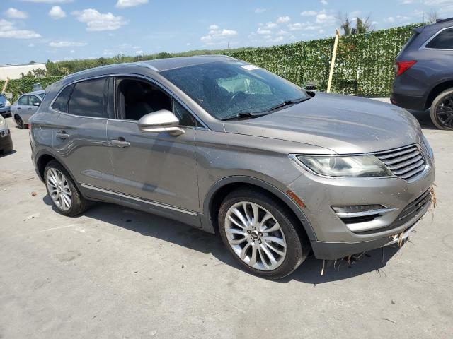 5LMCJ3C95HUL24838 - 2017 LINCOLN MKC RESERVE GRAY photo 4