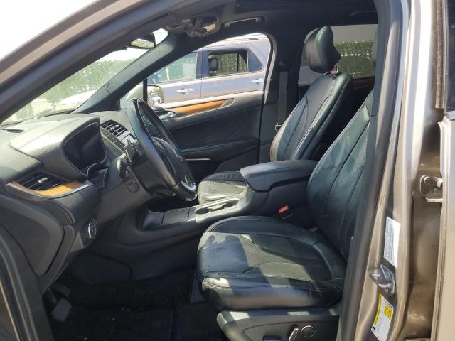 5LMCJ3C95HUL24838 - 2017 LINCOLN MKC RESERVE GRAY photo 7