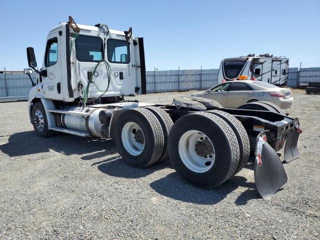 3AKJGBDV9GSHR8671 - 2016 FREIGHTLINER CASCADIA 1 WHITE photo 3