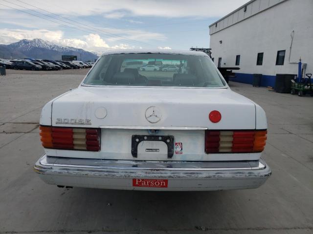 WDBCA24D4LA552939 - 1990 MERCEDES-BENZ 300 SE WHITE photo 6