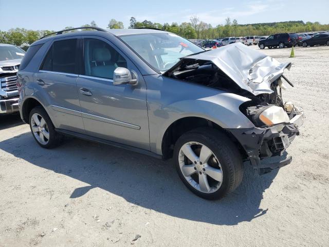 4JGBB8GB9BA625482 - 2011 MERCEDES-BENZ ML 350 4MATIC SILVER photo 4