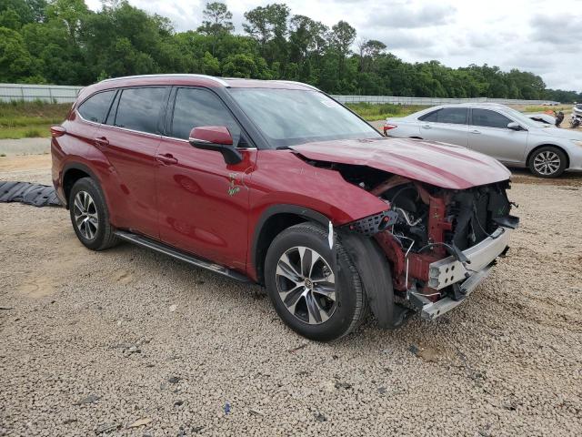 5TDHZRAH6MS522006 - 2021 TOYOTA HIGHLANDER XLE MAROON photo 4