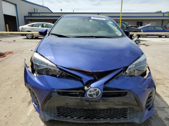 2T1BURHE3JC020588 - 2018 TOYOTA COROLLA L BLUE photo 5