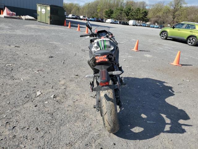 ML5EXER1XRDAB3301 - 2024 KAWASAKI EX650 R SILVER photo 4