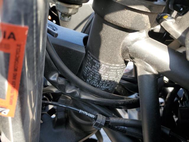 ML5EXER1XRDAB3301 - 2024 KAWASAKI EX650 R SILVER photo 9