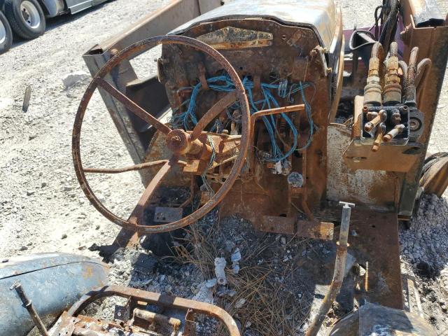 X060115 - 2006 MAHINDRA AND MAHINDRA TRACTOR 烧焦的 照片 5