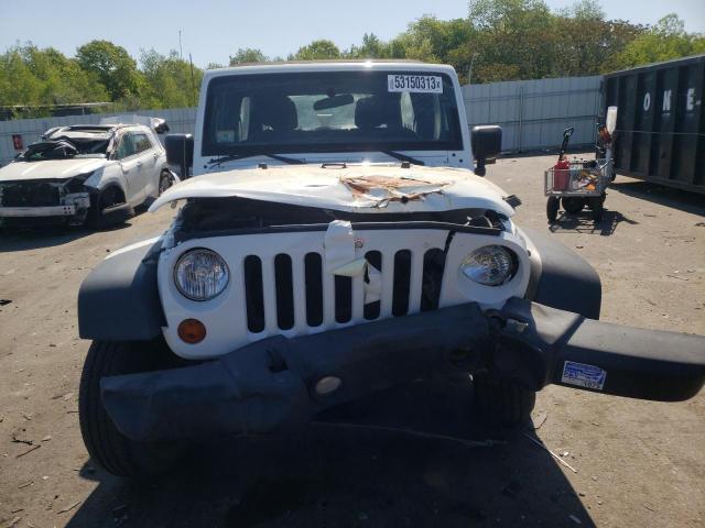 1C4BJWDG2DL669438 - 2013 JEEP WRANGLER U SPORT თეთრი ფოტო 5
