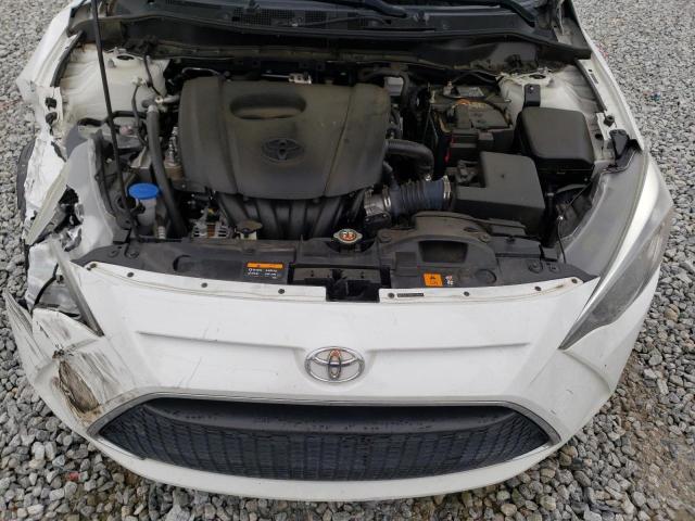 3MYDLBYV9KY520826 - 2019 TOYOTA YARIS L WHITE photo 11