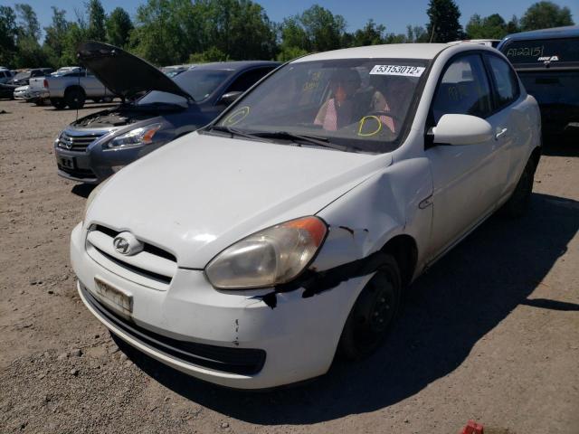 KMHCM36C58U102818 - 2008 HYUNDAI ACCENT GS WHITE photo 2