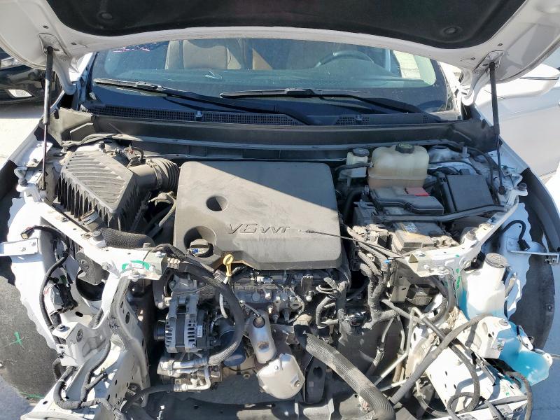 5GAERBKW7JJ156090 - 2018 BUICK ENCLAVE ESSENCE WHITE photo 12