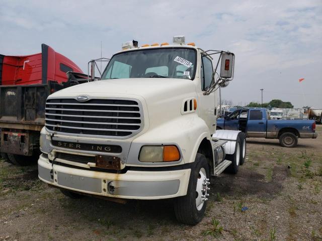 2FWJA3CG64AN03831 - 2004 STERLING TRUCK AT 9500 WHITE photo 2