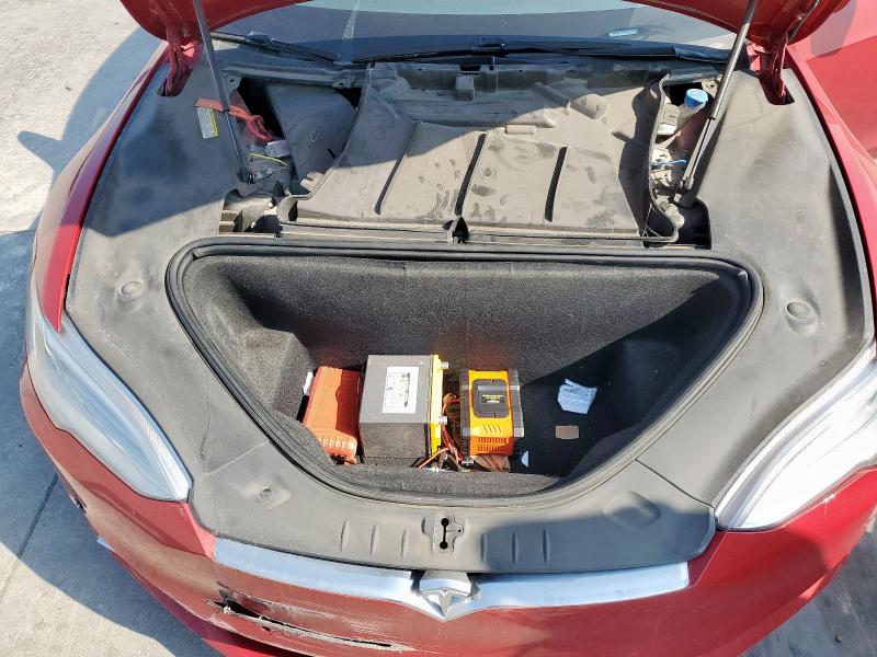 5YJSA1E24HF193479 - 2017 TESLA MODEL S RED photo 11