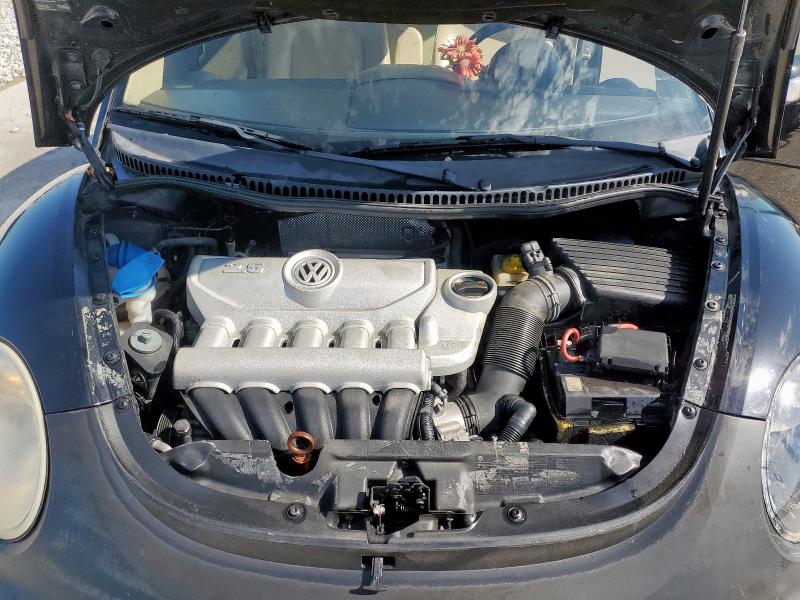 3VWPW3AG2AM020594 - 2010 VOLKSWAGEN NEW BEETLE BLACK photo 11