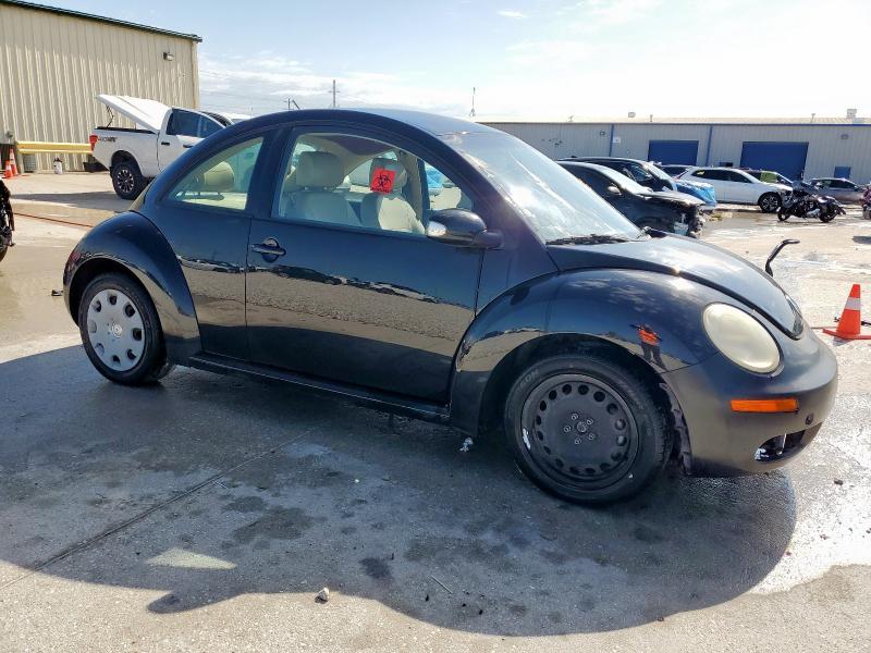 3VWPW3AG2AM020594 - 2010 VOLKSWAGEN NEW BEETLE BLACK photo 4