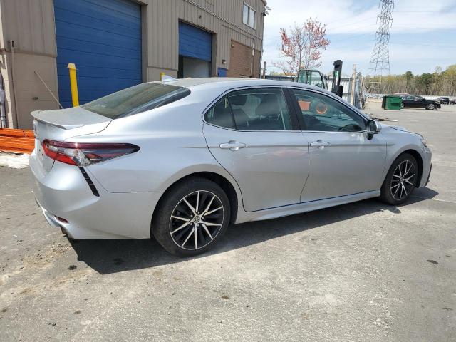 4T1G11AK6PU153532 - 2023 TOYOTA CAMRY SE NIGHT SHADE SILVER photo 3