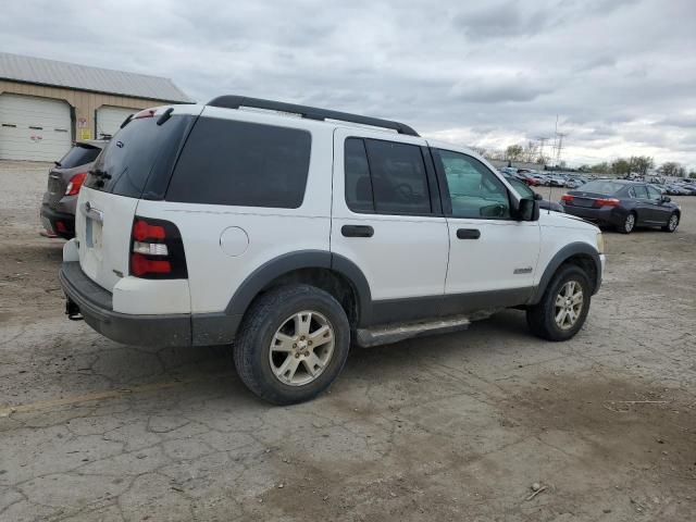 1FMEU73E96UB09242 - 2006 FORD EXPLORER XLT WHITE photo 3