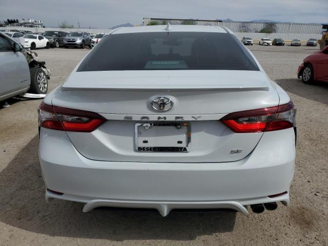 4T1G11AKXPU100123 - 2023 TOYOTA CAMRY SE NIGHT SHADE WHITE photo 6