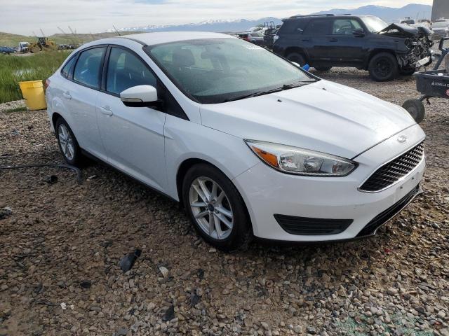 1FADP3F28FL314239 - 2015 FORD FOCUS SE WHITE photo 4