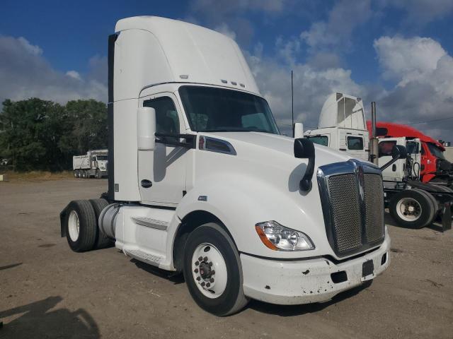 2015 KENWORTH T680 T680, null