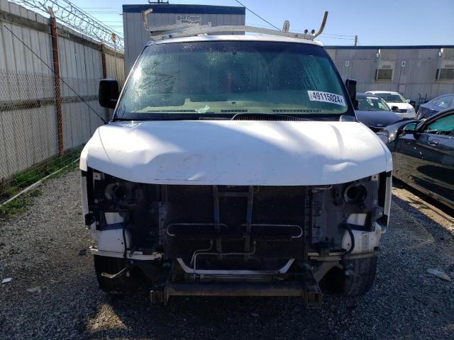 1GCWGFCA3B1168290 - 2011 CHEVROLET EXPRESS G2 WHITE photo 5