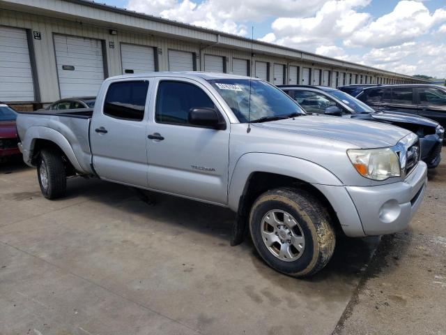3TMMU52NX9M010721 - 2009 TOYOTA TACOMA DOUBLE CAB LONG BED SILVER photo 4