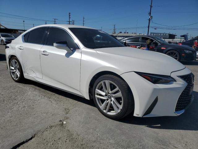 JTHAA1D21M5109593 - 2021 LEXUS IS 300 WHITE photo 4