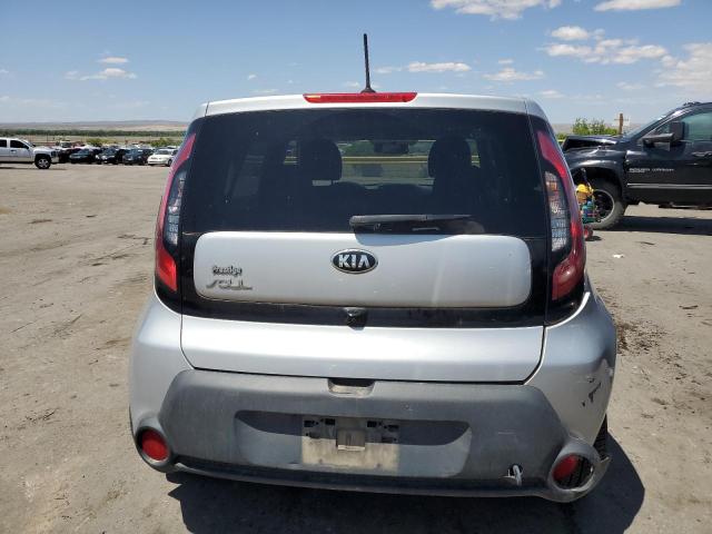 KNDJN2A28G7832494 - 2016 KIA SOUL SILVER photo 6