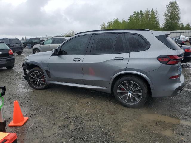 5UX43EU05S9X45761 - 2025 BMW X5 XDRIVE50E GRAY photo 2