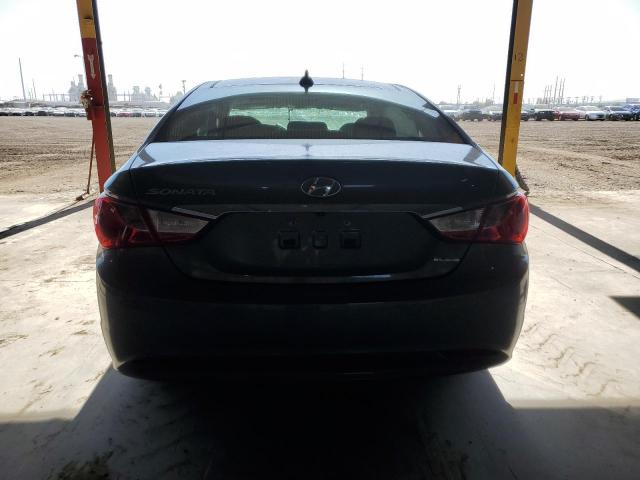 5NPEC4AC0DH581070 - 2013 HYUNDAI SONATA SE SILVER photo 6