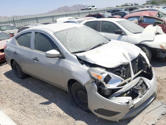 3N1CN7AP4JL839868 - 2018 NISSAN VERSA S SILVER photo 4