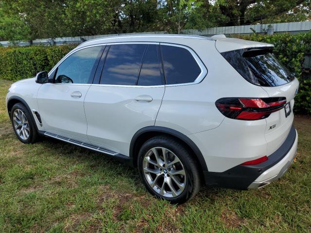 5UX13EU09R9T35137 - 2024 BMW X5 SDRIVE 40I WHITE photo 2