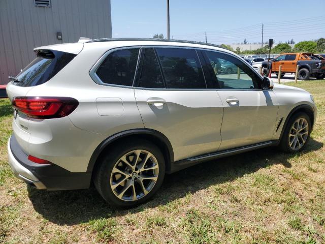 5UXCR4C06P9P49069 - 2023 BMW X5 SDRIVE 40I WHITE photo 3