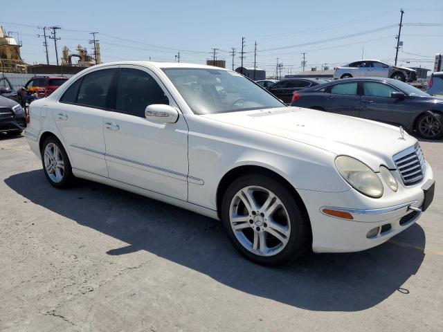 WDBUF56J96A846867 - 2006 MERCEDES-BENZ E 350 WHITE photo 4