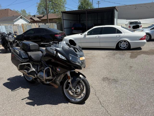 WB10A1300GZ194143 - 2016 BMW R1200 RT BLACK photo 1