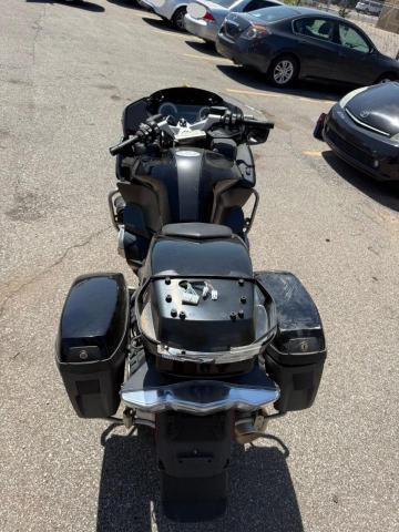 WB10A1300GZ194143 - 2016 BMW R1200 RT BLACK photo 9