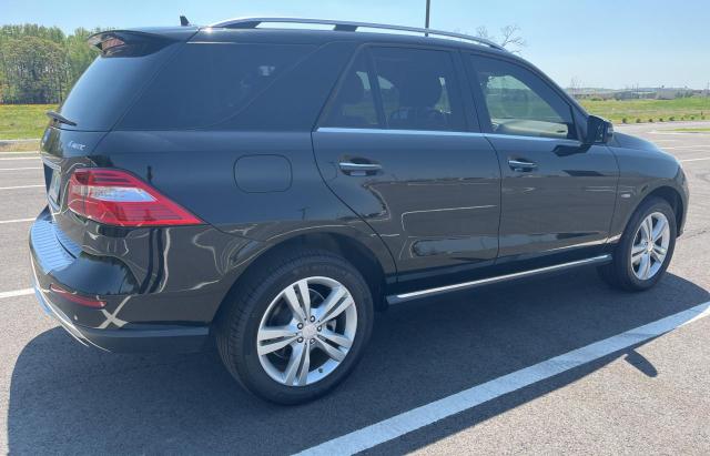 4JGDA5HB1CA026778 - 2012 MERCEDES-BENZ ML 350 4MATIC BLACK photo 4